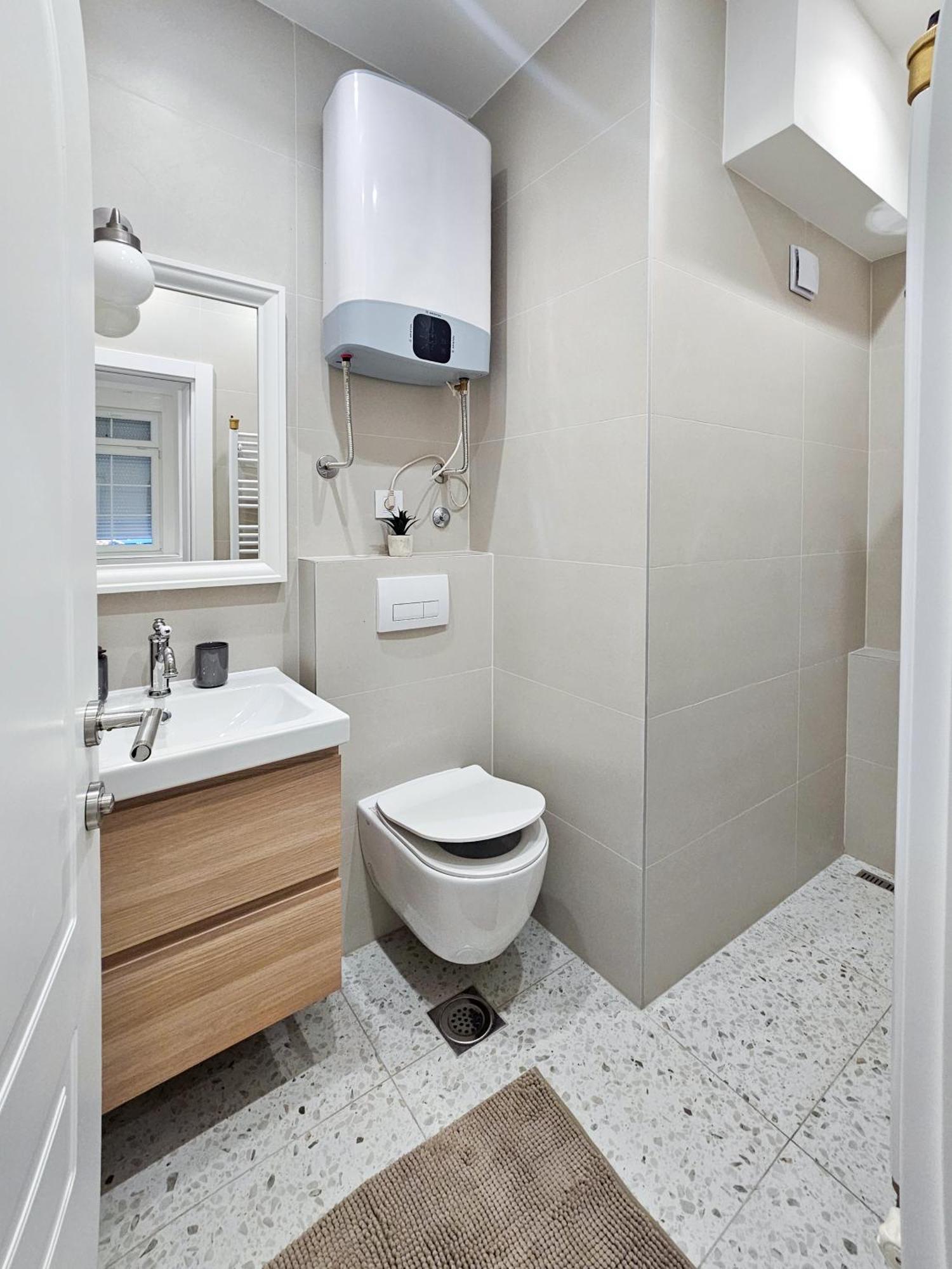 Appartamento Easy Life Belgrado Esterno foto