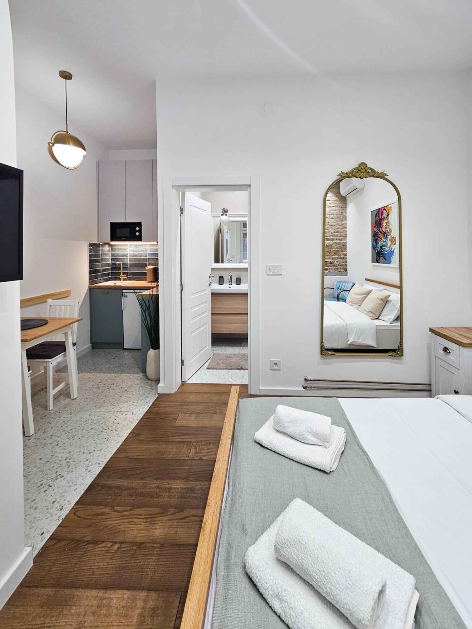 Appartamento Easy Life Belgrado Esterno foto